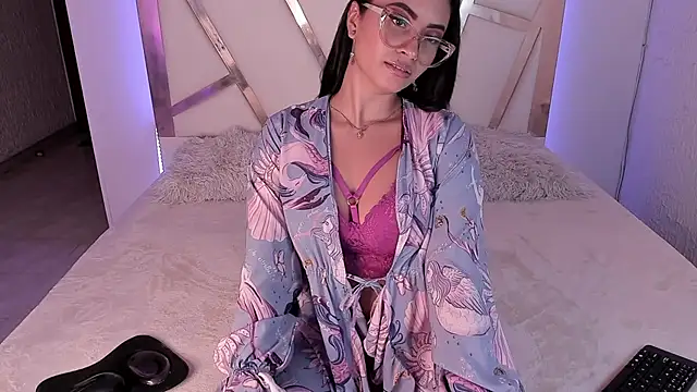 PaulinaBelushi online show from 01.15.25