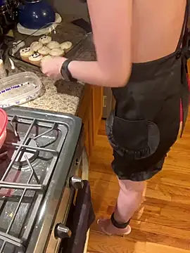 Snapshot of NativeNymph chatting on 12.26.24 NativeNymph online show from 12.26.24