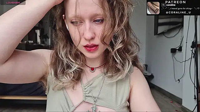 Snapshot of Hairy_Coraline chatting on 01.14.25 Hairy Coraline online show from 01.14.25