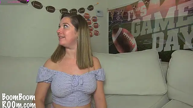 Snapshot of boomboomr00m chatting on 02.02.25 boomboomr00m online show from 02.02.25