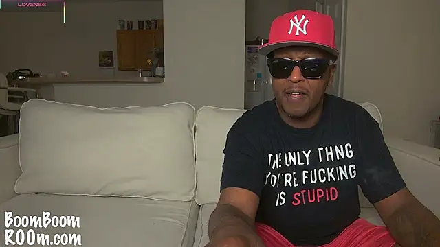 Snapshot of boomboomr00m chatting on 03.08.25 boomboomr00m online show from 03.08.25