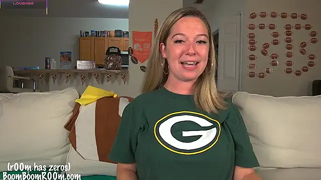 Snapshot of boomboomr00m chatting on 09.12.25 boomboomr00m online show from 09.12.25