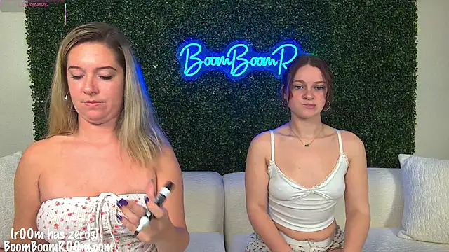 Snapshot of boomboomr00m chatting on 09.14.25 boomboomr00m online show from 09.14.25