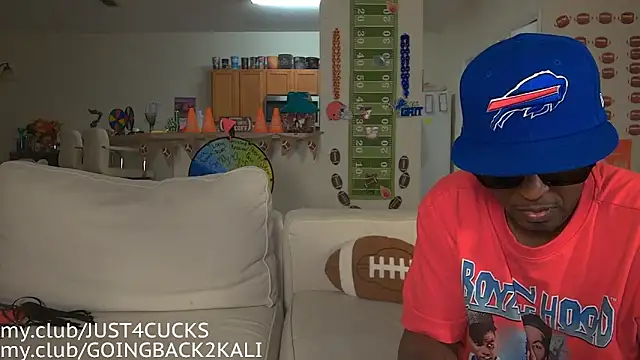 Snapshot of boomboomr00m chatting on 10.06.25 boomboomr00m online show from 10.06.25