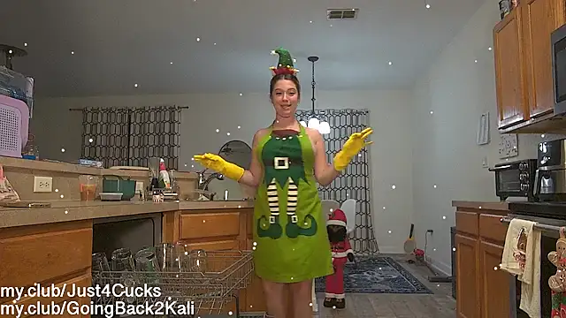 Snapshot of boomboomr00m chatting on 12.18.25 boomboomr00m online show from 12.18.25