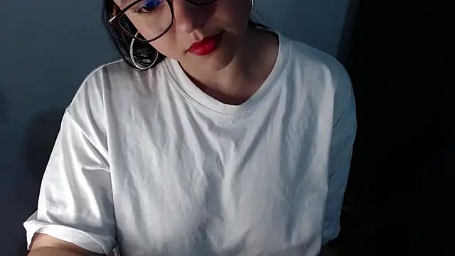 Snapshot of lizbodu chatting on 10.27.25 lizbodu online show from 10.27.25