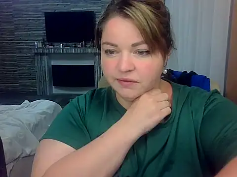 Snapshot of cute__cherry chatting on 05.20.26 cute cherry online show from 05.20.26