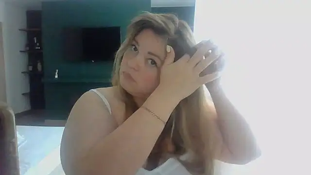 Snapshot of cute__cherry chatting on 08.09.26 cute cherry online show from 08.09.26