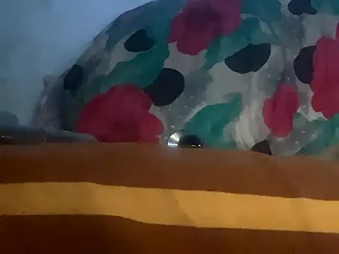 Snapshot of mamoubz chatting on 10.12.25 mamoubz online show from 10.12.25