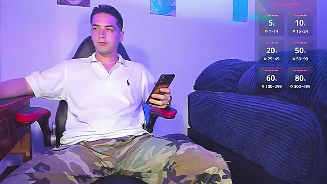 Snapshot of Alex_smith00 chatting on 12.08.24 Alex smith00 online show from 12.08.24