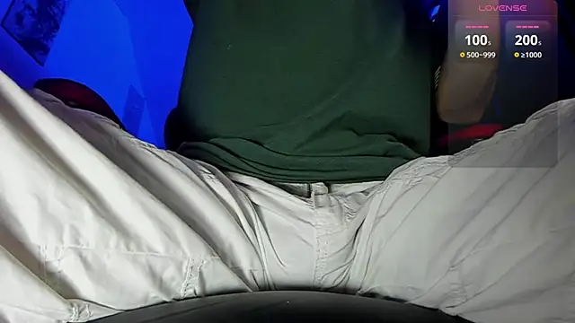 Snapshot of Alex_smith00 chatting on 12.23.24 Alex smith00 online show from 12.23.24