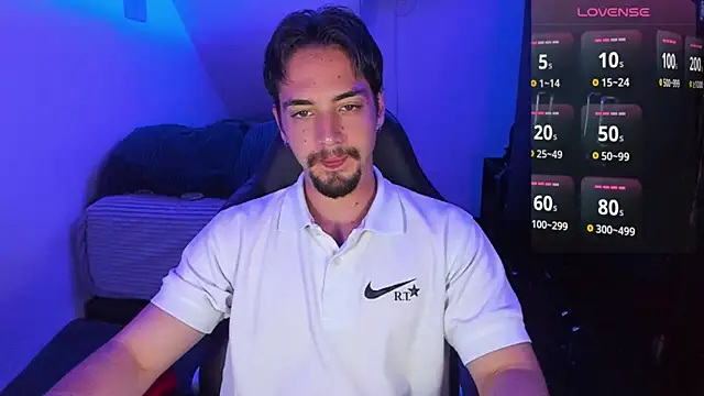 Snapshot of Alex_smith00 chatting on 02.13.25 Alex smith00 online show from 02.13.25