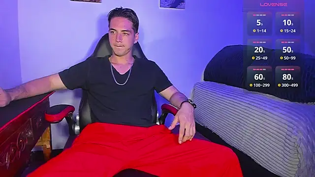 Snapshot of Alex_smith00 chatting on 03.07.25 Alex smith00 online show from 03.07.25