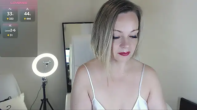 Tilly Eliot online show from 01.27.25