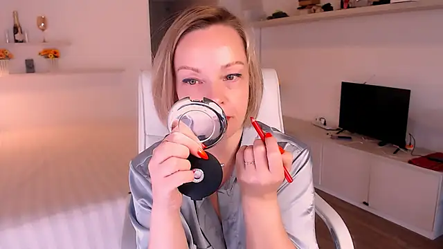 Tilly Eliot online show from 10.24.25