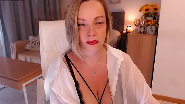 Tilly Eliot online show from 02.05.26