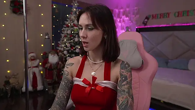 GirlGogo online show from 12.24.24