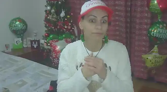 Snapshot of hotSANDRA_STARR chatting on 12.15.24 hotSANDRA STARR online show from 12.15.24