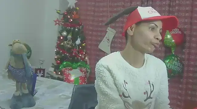 Snapshot of hotSANDRA_STARR chatting on 12.15.24 hotSANDRA STARR online show from 12.15.24