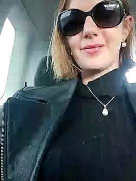 Snapshot of TopsyWilde chatting on 12.15.24 TopsyWilde online show from 12.15.24