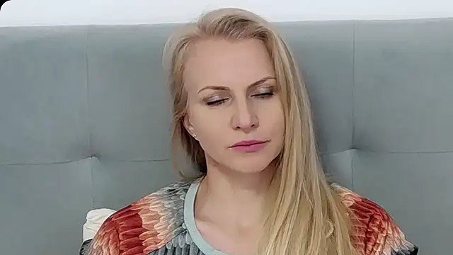 K  Adrienne online show from 07.18.26