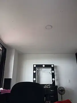 Snapshot of RsellAmb chatting on 12.15.24 RsellAmb online show from 12.15.24