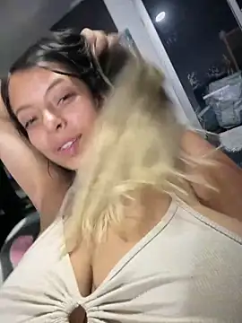 Snapshot of RsellAmb chatting on 02.01.25 RsellAmb online show from 02.01.25