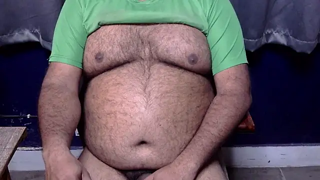Snapshot of hairysubcub_70 chatting on 02.04.26 hairysubcub 70 online show from 02.04.26
