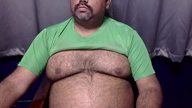 Snapshot of hairysubcub_70 chatting on 02.07.26 hairysubcub 70 online show from 02.07.26