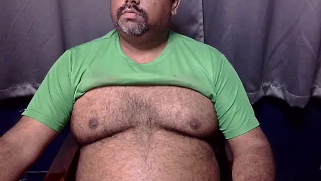 Snapshot of hairysubcub_70 chatting on 02.10.26 hairysubcub 70 online show from 02.10.26