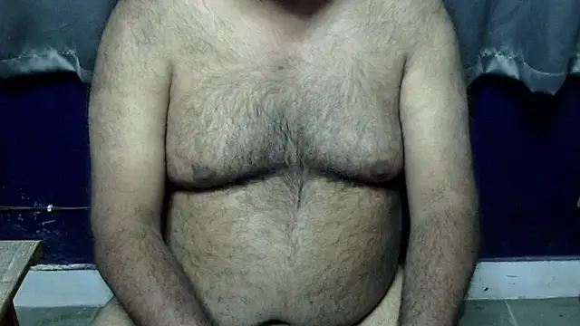 Snapshot of hairysubcub_70 chatting on 02.10.26 hairysubcub 70 online show from 02.10.26