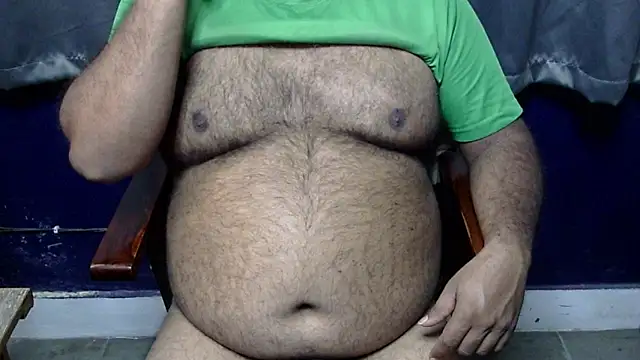 Snapshot of hairysubcub_70 chatting on 02.14.26 hairysubcub 70 online show from 02.14.26