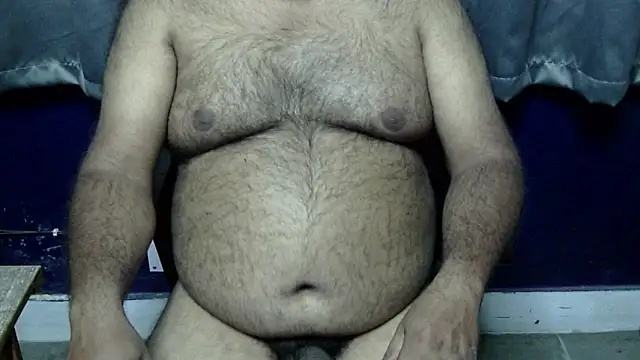 Snapshot of hairysubcub_70 chatting on 02.14.26 hairysubcub 70 online show from 02.14.26