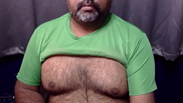 Snapshot of hairysubcub_70 chatting on 02.22.26 hairysubcub 70 online show from 02.22.26
