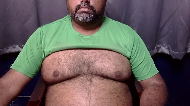 Snapshot of hairysubcub_70 chatting on 02.24.26 hairysubcub 70 online show from 02.24.26