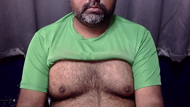 Snapshot of hairysubcub_70 chatting on 02.26.26 hairysubcub 70 online show from 02.26.26