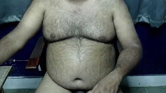 Snapshot of hairysubcub_70 chatting on 02.26.26 hairysubcub 70 online show from 02.26.26