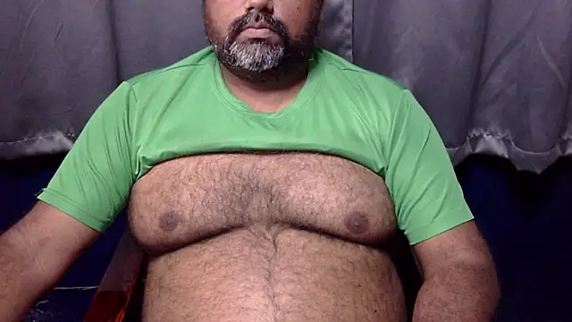 Snapshot of hairysubcub_70 chatting on 02.28.26 hairysubcub 70 online show from 02.28.26