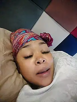 Snapshot of sexyTHANDO chatting on 03.17.25 sexyTHANDO online show from 03.17.25