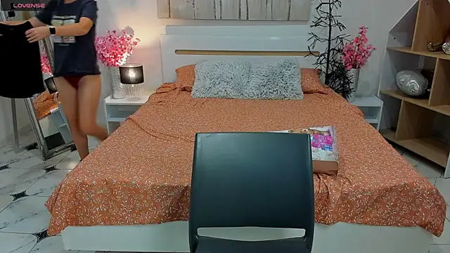 Snapshot of CharmedDoll chatting on 09.25.25 CharmedDoll online show from 09.25.25