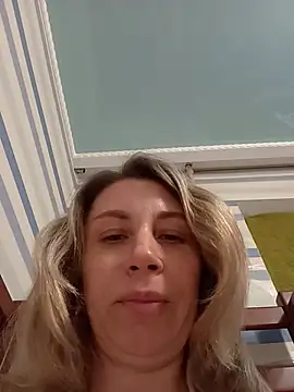 Snapshot of MissisMilk chatting on 06.17.26 MissisMilk online show from 06.17.26