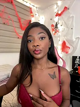 Snapshot of Vane_Rossee chatting on 10.22.25 Vane Rossee online show from 10.22.25