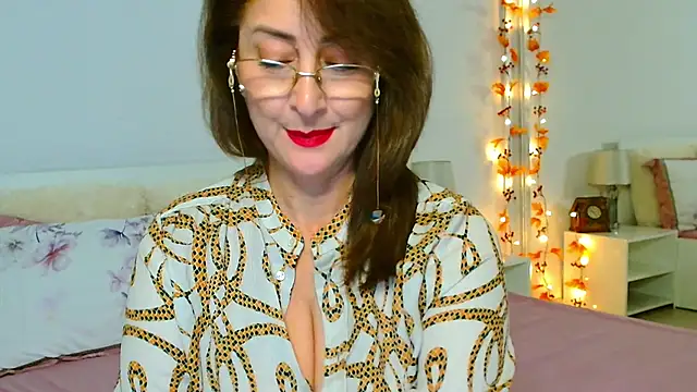 Tyana40 online show from 11.10.25