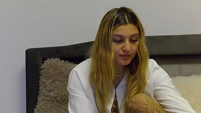 NicolePlay online show from 04.10.26