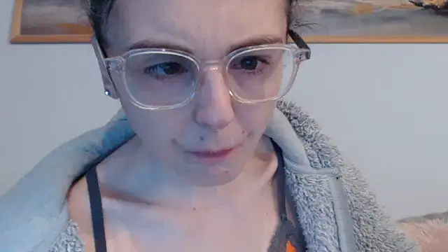 Snapshot of cleophee chatting on 03.30.26 cleophee online show from 03.30.26