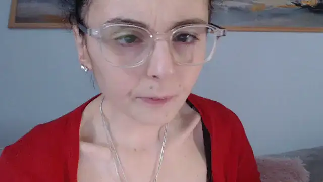 Snapshot of cleophee chatting on 04.21.26 cleophee online show from 04.21.26