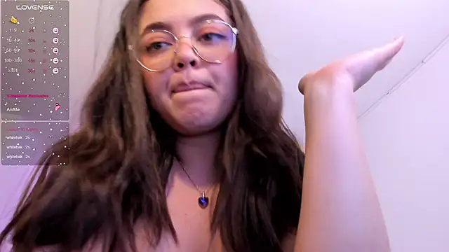 Snapshot of emmy_walker chatting on 03.17.25 emmy walker online show from 03.17.25