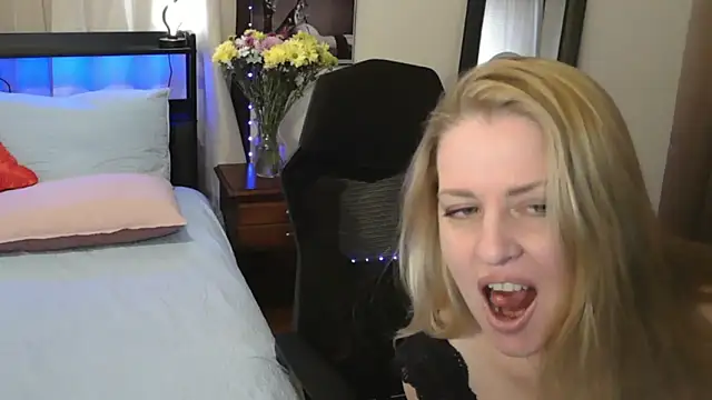 HollieBim online show from 01.20.25