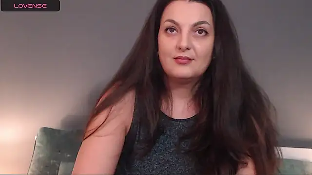 Snapshot of itsyourlady chatting on 12.19.25 itsyourlady online show from 12.19.25