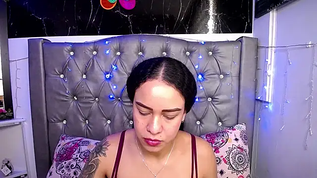 LAILAGUMMY online show from 02.19.25